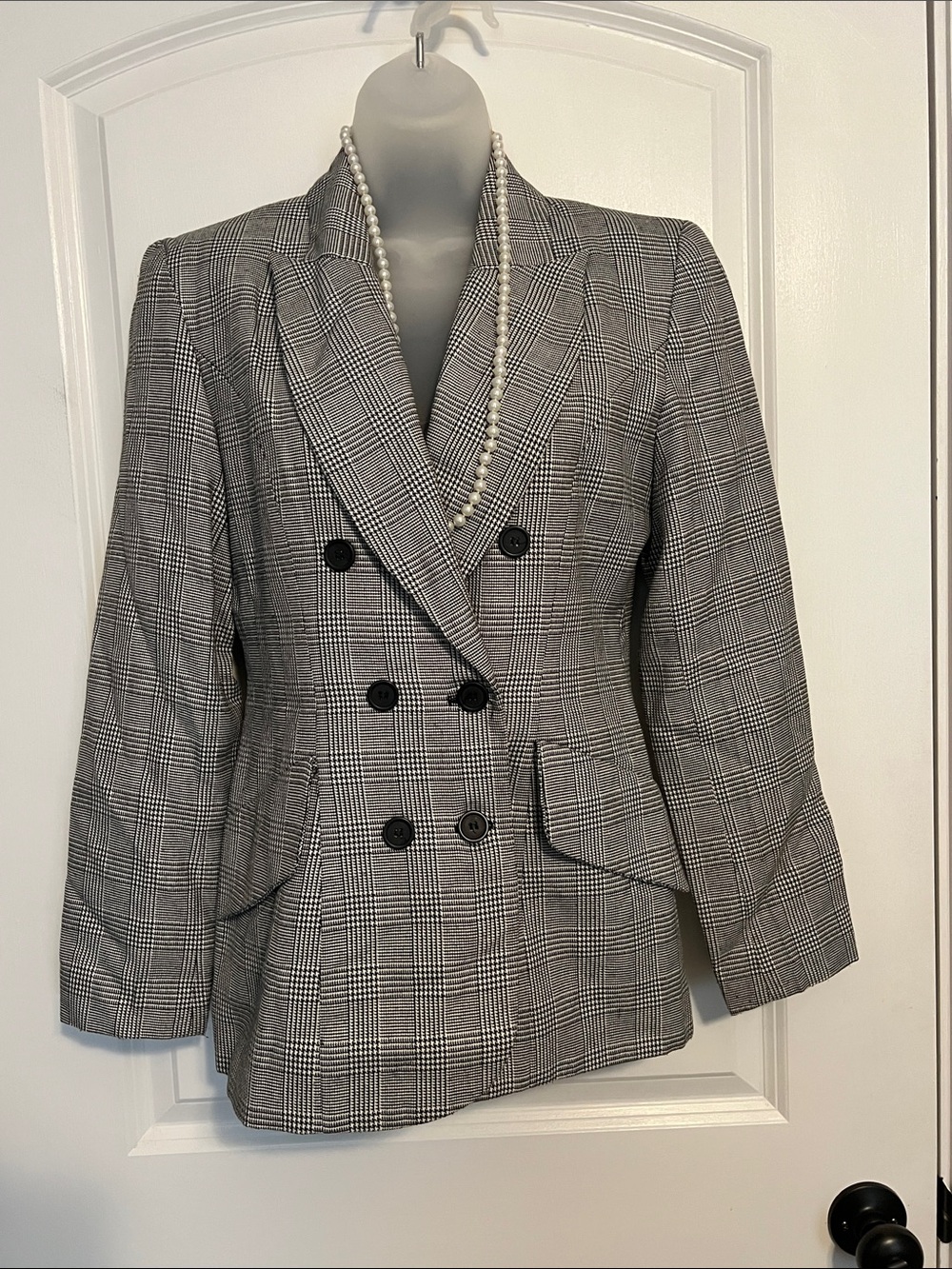 Hugo Buscati Double-Breasted Glen Plaid Blazer in Gray and Black